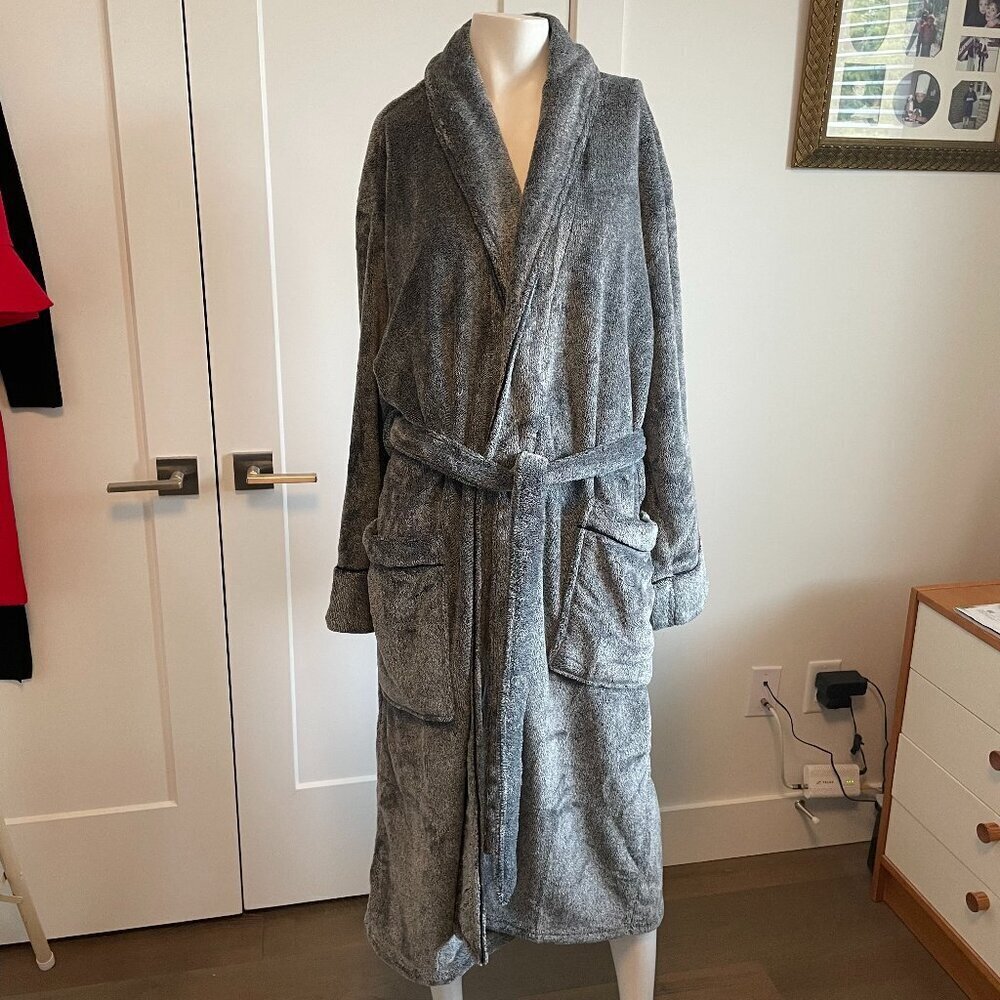 Daniel Buchler Shawl Collar Plush Tie Waist Polyester Robe Charcoal L/XL NWT